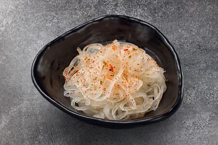 Маринованный дайкон