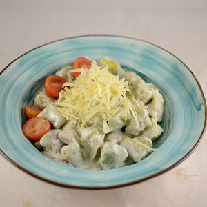 Тортеллини из индейки со сливочно-грибным соусом