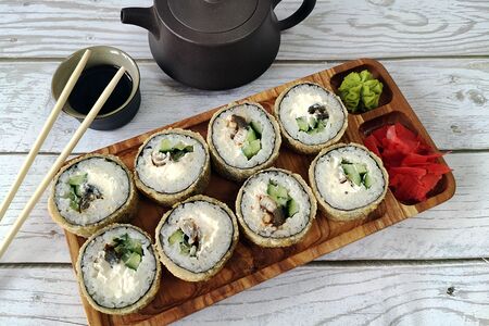 Ролл Унаги сан темпура