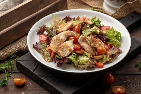 Салат Альпийский с горячей курочкой
