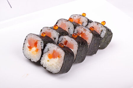 Холодный ролл Икура