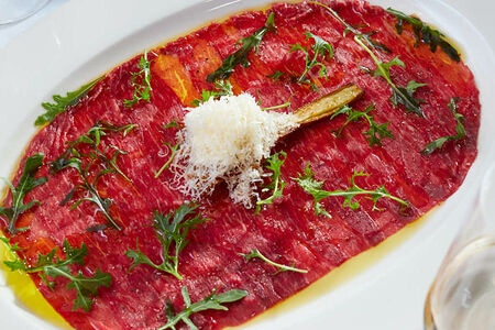 Карпаччо из говядины с артишоками