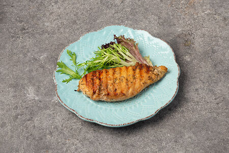 Грудка куриная припущеная