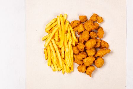 Снэк бокс Куриный попкорн и картофель фри