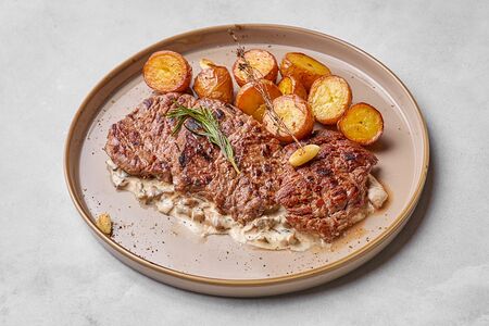 Медальоны из говяжей вырезки