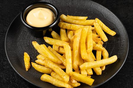 Картофель фри с соусом