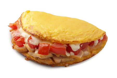 Омлет с курицей и томатами