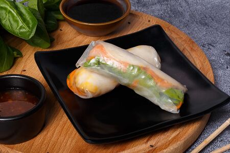 Спринг-роллы с курицей
