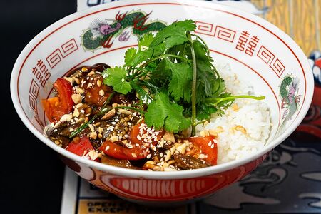 Боул с баклажанами 