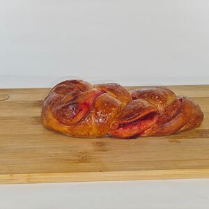 Косичка с клубникой