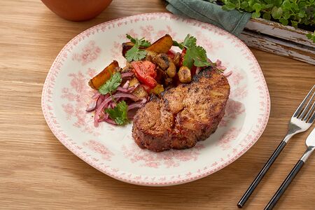 Буженина оджахури с картофелем и грибами