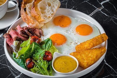 Завтрак с ростбифом