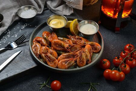 Креветки, жаренные на гриле