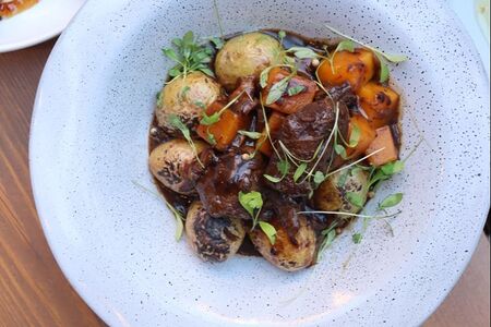 Томленая говядина с картофелем 