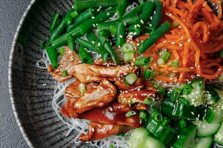 Поке по-восточному со свининой