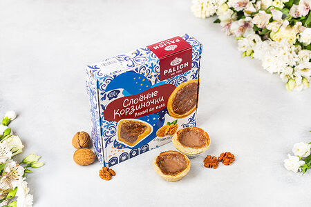 Слоеные корзиночки с заварным кремом и грецким орехом