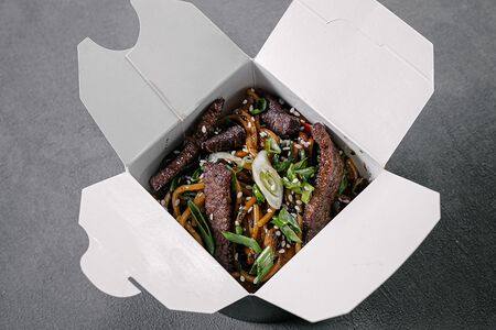 Вок с говядиной