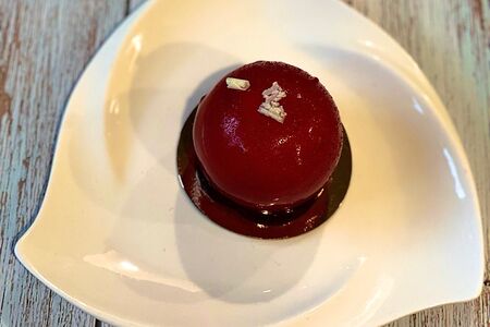 Пирожное малиновое Бенье