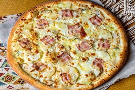 Пицца с грушей