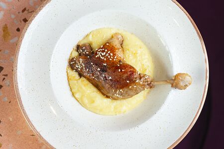 Утиная ножка Унаги с картофельным пюре