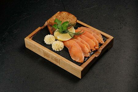 Лосось с ароматным маслом