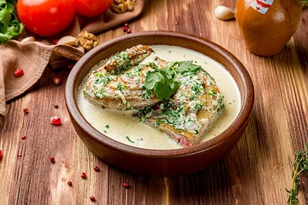 Цыпленок по-гальски чкмерули