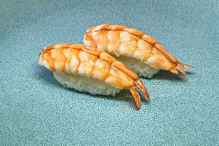 Суши с креветкой