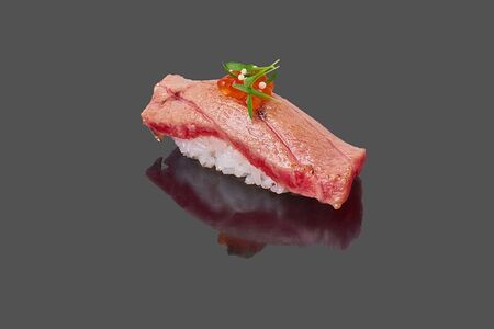 Опаленные суши нигири Bluefin O-Toro