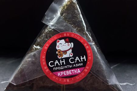 Онигири с креветкой 