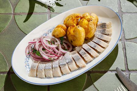 Сельдь с картофелем