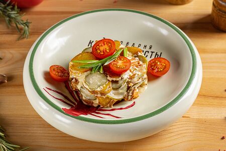 Теплый салат из мурманского лосося