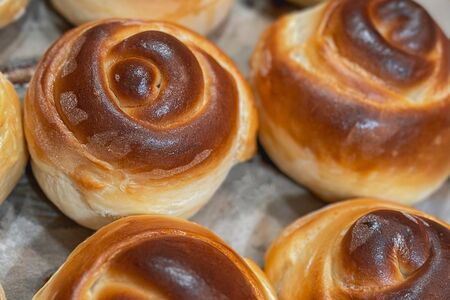 Булочка с вишней