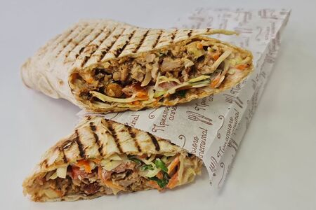 Шаурма на углях с курицей макси