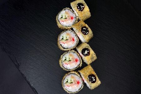 Ролл Темпура с лососем гриль