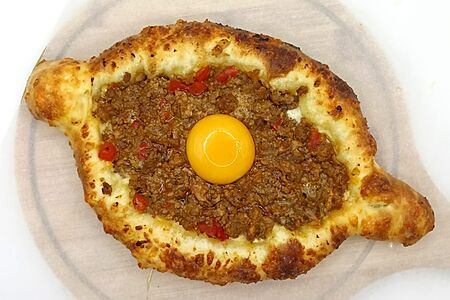 Хачапури по-аджарски с мясом