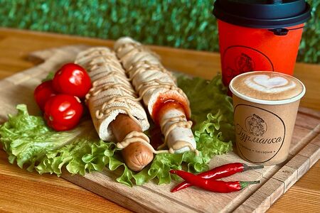 Хот-дог французский с варено-копченой колбаской на основе баранины халяль