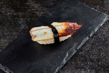 Нигири с угрем