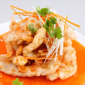 Жареная свинина в кляре в кисло-сладком соусе Го Бао Жоу