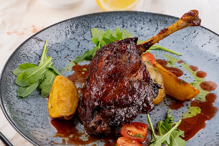 Ножка утиная, томленая в печи