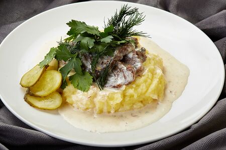 Нежная говядина в сливочном соусе