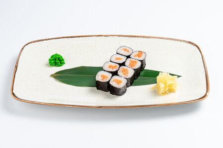 Ролл с лососем