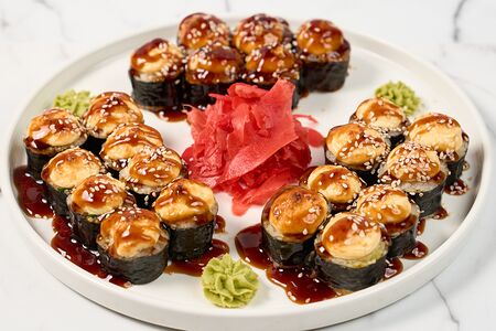 Запечённый сет роллов