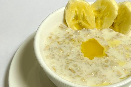 Каша овсяная с бананом
