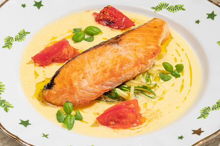 Лосось с цукини