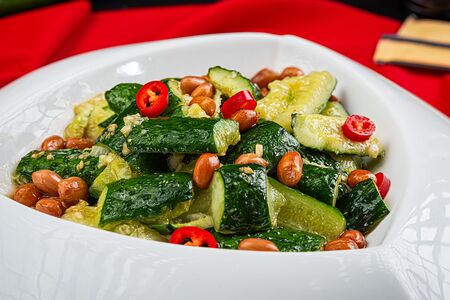 Салат из битых огурцов