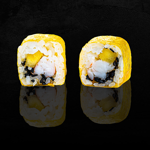 Ролл с креветкой в маменори