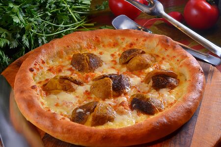 Хачапури с белыми грибами и трюфельным маслом