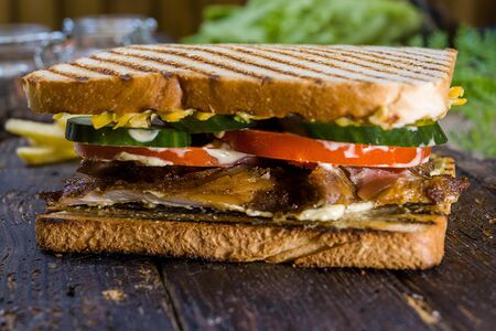 Улетный сэндвич с ветчиной