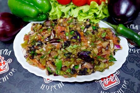 Фирменный салат Мангал