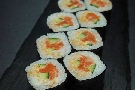 Ролл Спайси лосось